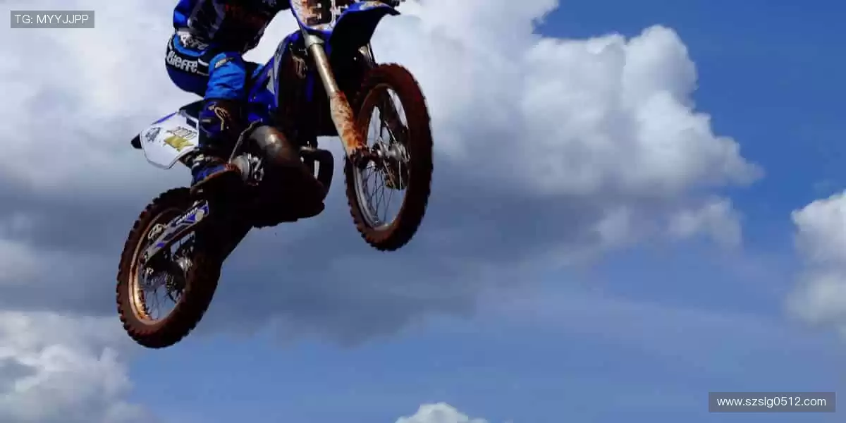 🔥 周边好物,让热爱从赛场延伸到生活!